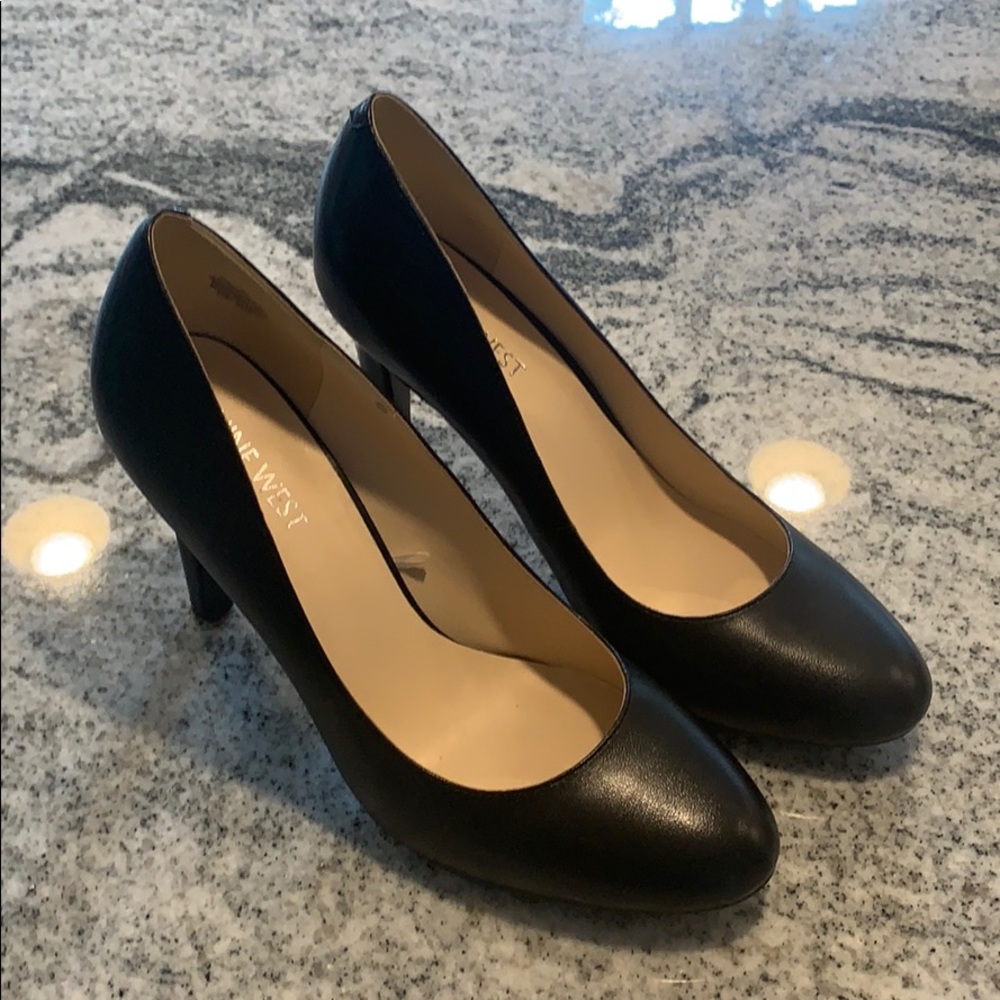 Black Nine West Heels size 7